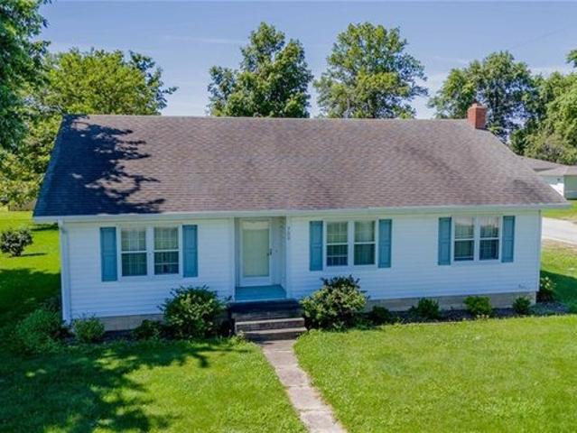 700 Gehle St, Saint Peter, IL 62880