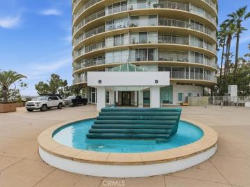 700 E Ocean 601