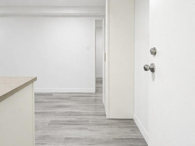 700 Indian Rd N, 2 beds, 1 full bath