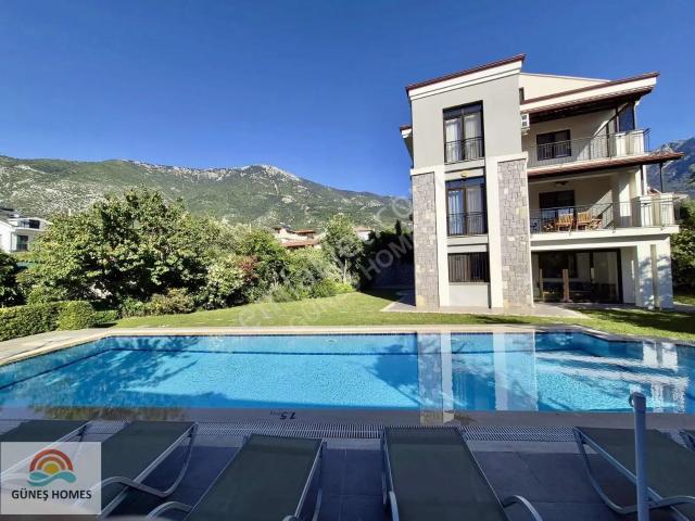 700 M² Vatandaşlığa Uygun 6+2 Villa