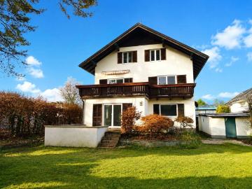 700 m² Grundstück mit Altbestand Mitten in Aigen Grundstück auch teilbar!