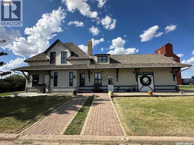 700 Main Street E, Gravelbourg, SK, S0H 1X0 house for sale | Listing ID SK037679 | Royal LePage