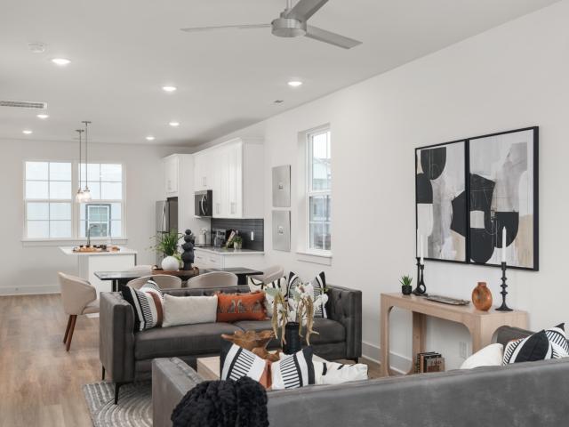 700 N DuPont Ave # 109