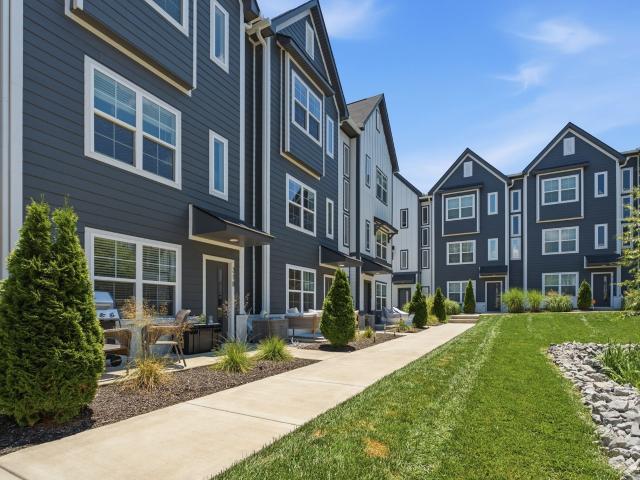 700 N DuPont Ave # 317