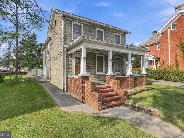 700 N Queen Street