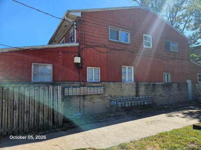 700 S Poplar Street