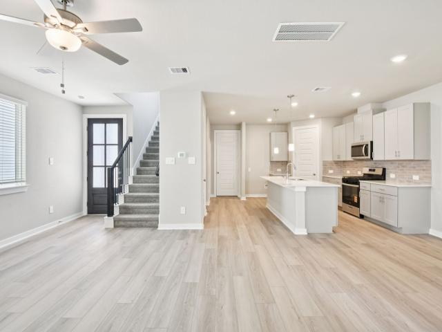 700 Sand Dollar Dr, Kemah, TX 77565 | MLS #96484