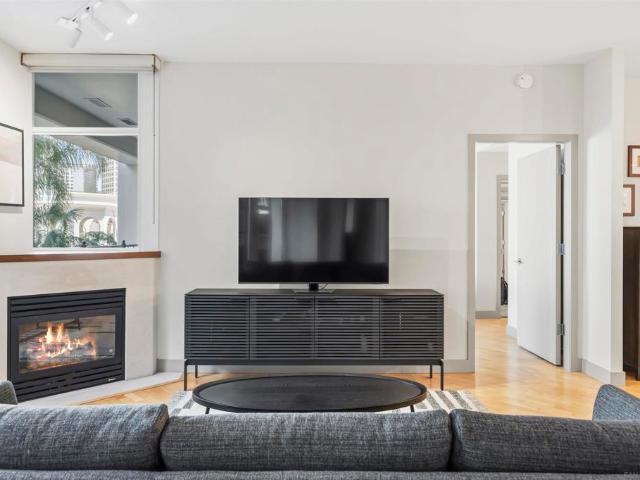 700 W Harbor 407