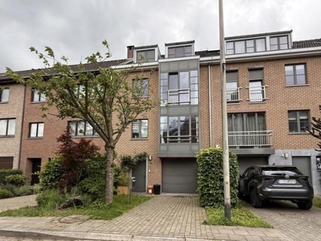 700m from Place Dumon Beautiful 4 bed. house + home office