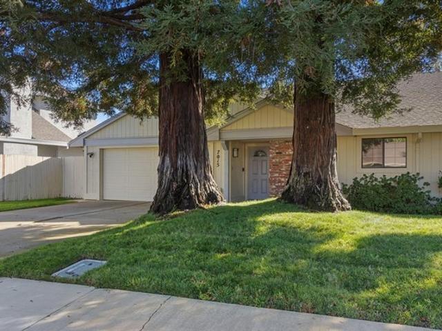 7015 Gloria Dr, Sacramento, CA 95831