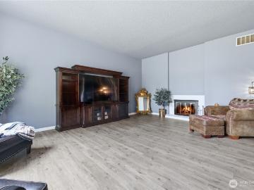 7010 topaz drive sw