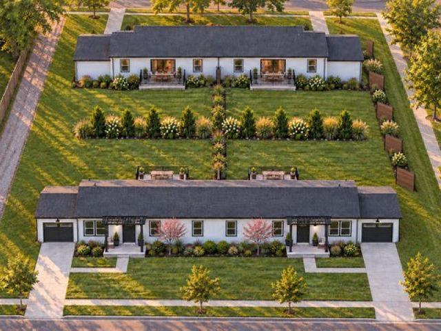 701 Ave B