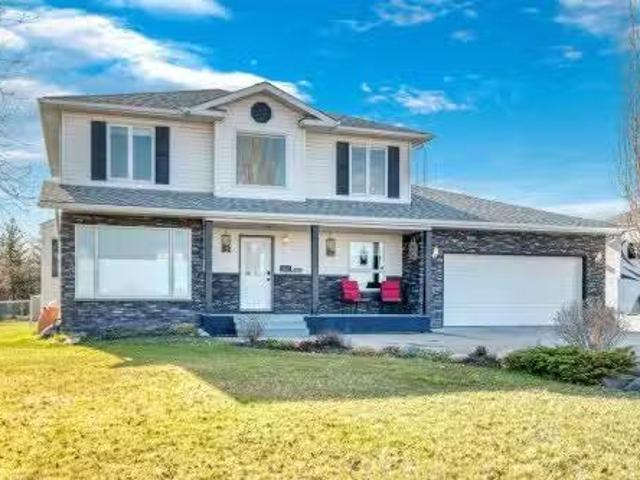 701 East Lakeview Road, Chestermere, AB, T1X 1A9 house for s.
