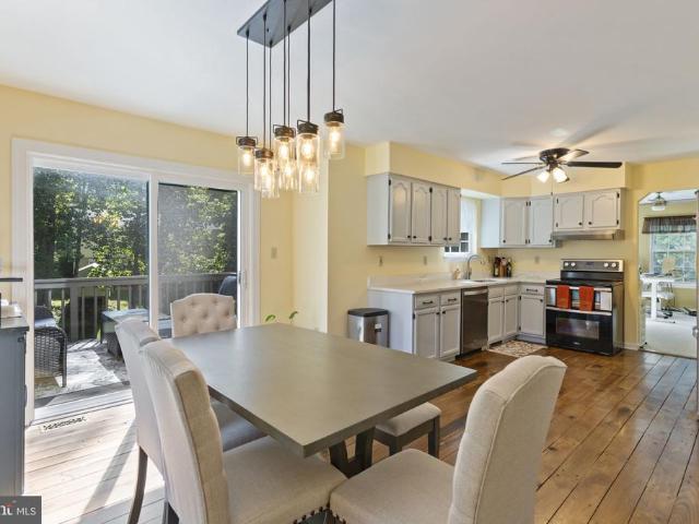 701 Hickok Trl