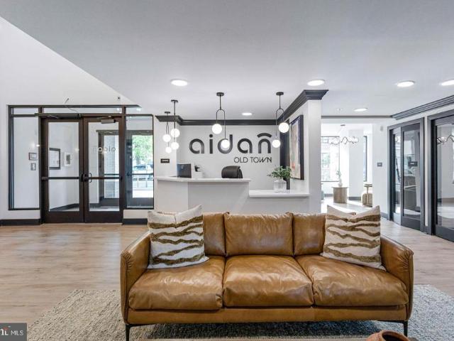 701 N Henry Street # 413