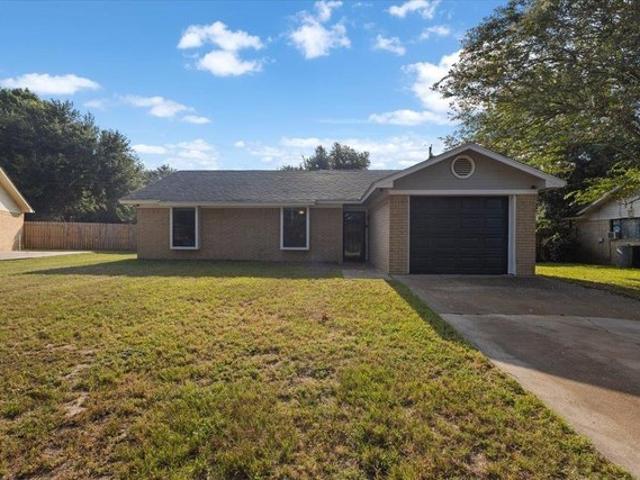 710 Southwood Dr, Athens, TX 75751