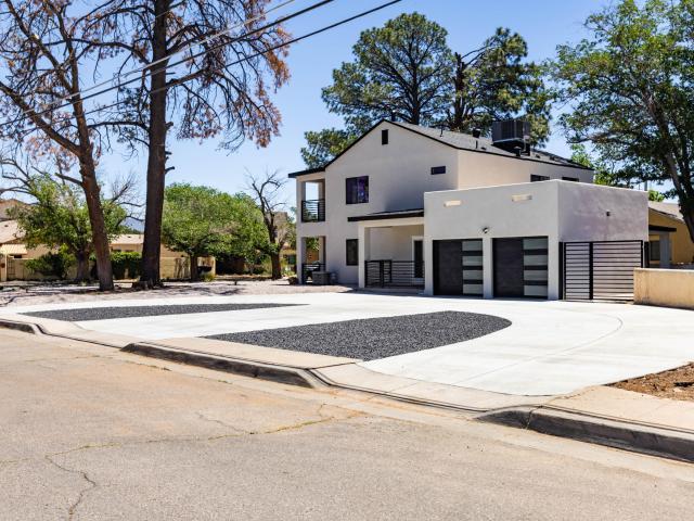 701 Solano Drive SE