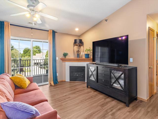 701 SE Dovetail Road 12