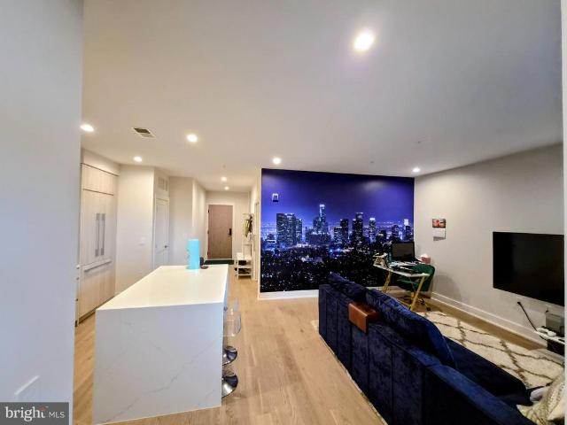 701 Swann Avenue # 306
