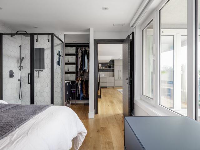 701 Rue de la Commune E
