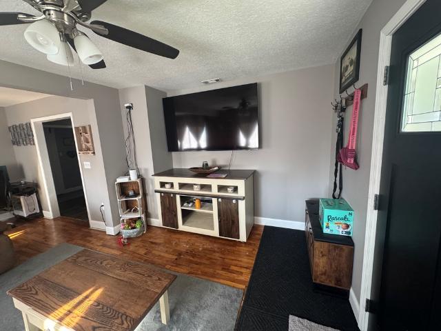 701 W Porter