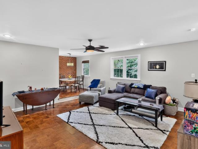 701 Yardley Cmns