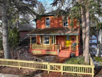 Queen Alexandra, Edmonton, Alberta - Garden