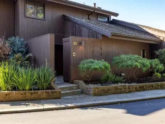 7026 VALLEY GREENS CIR APT 20, CARMEL, CA 93923