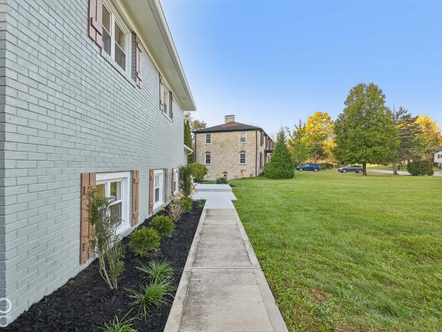 7027 Creekside Lane