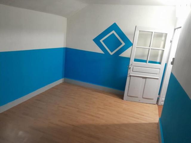 70200 FOUGEROLLES SAINT VALBERT Immeuble composé de 2 loge. 130m² Fougerolles Saint Valbert