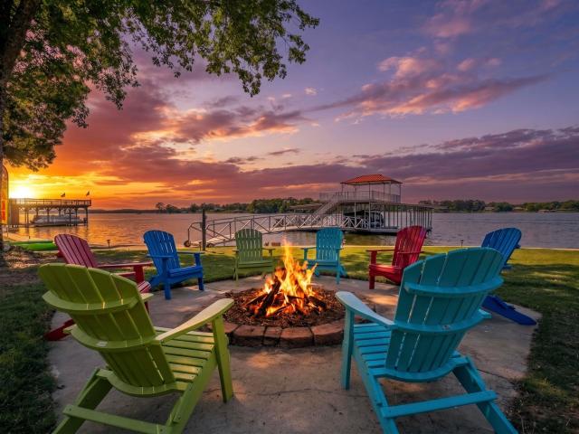 7023 Blackberry Lane