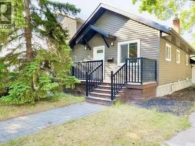 702 29Th Street W, Saskatoon, SK, S7L 0N1 house for sale Li.