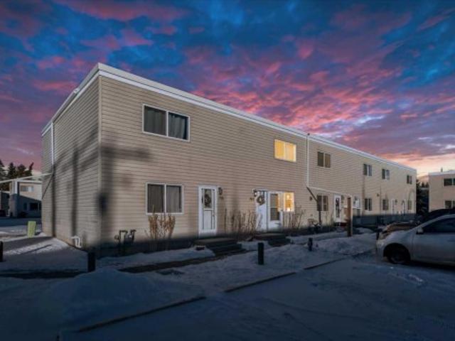 702 471 Street, Red Deer, AB, T4N 0N7 townhouse for sale | Listing ID A2275 | Royal LePage