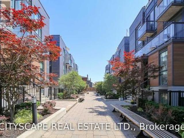 702 57 Macaulay Avenue, Toronto, ON, M6P 3P5 townhouse for lease | Listing ID W13746 | Royal LePage