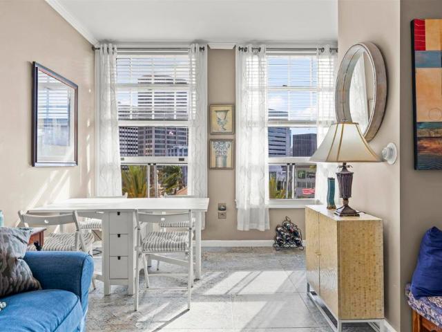 702 Ash Street 300