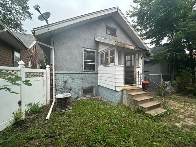 702 E FRYE Avenue
