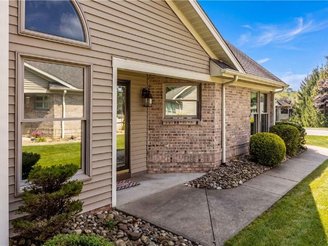 702 Hunt Club Dr