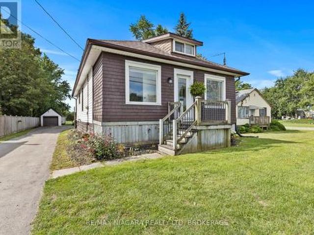 702 Main Street, Port Colborne Sugarloaf, ON, L3K 5V4 house for sale | Listing ID X13770 | Royal LePage