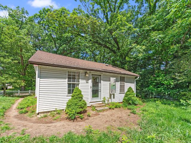 702 N Karwick Road