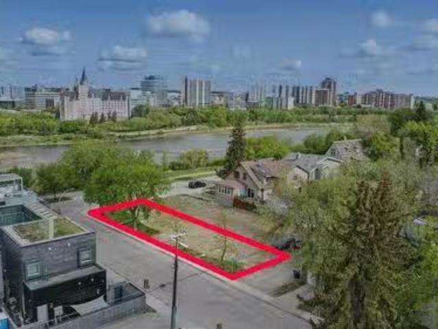 702 Saskatchewan Crescent E, Saskatoon, SK, S7N 0L2 vacant l.