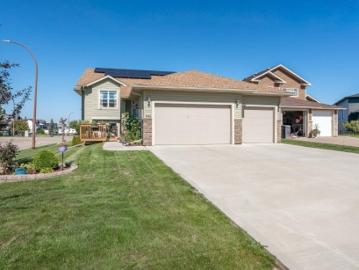 702 Pheasant Close, Cold Lake, AB, T9M 0B7 house for sale | Listing ID E4477 | Royal LePage