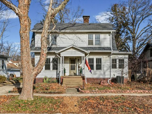 702 W Iowa Street