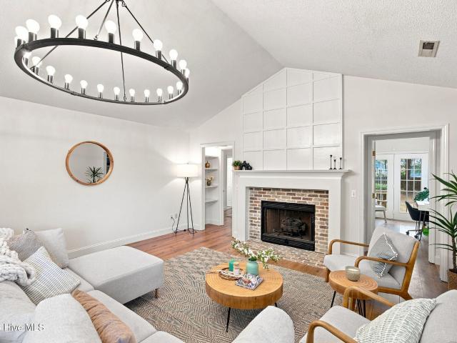 702 William And Mary Place