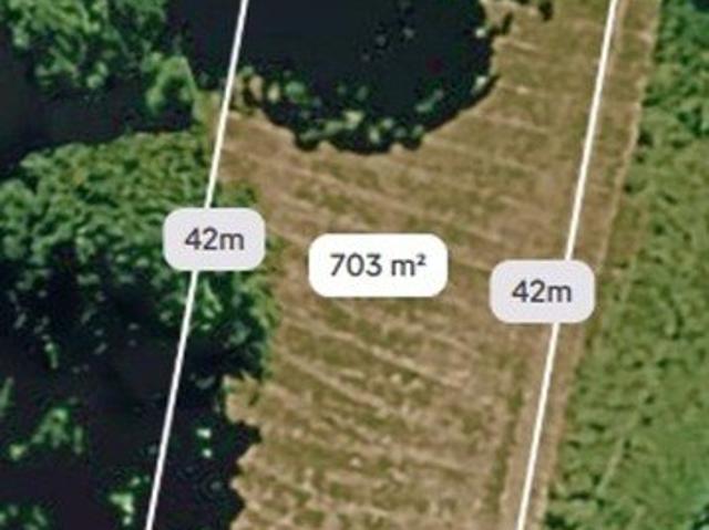 702sqm.Elevated Large Block. Local Town Centre Zoning. Great Exposure