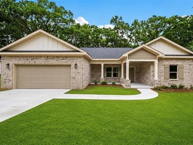 7032 Country Oaks Dr N, Irvington, AL 36544