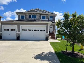 7033 85 Street, Grande Prairie, AB, T8X 0J3 house for sale | Listing ID A2321 | Royal LePage