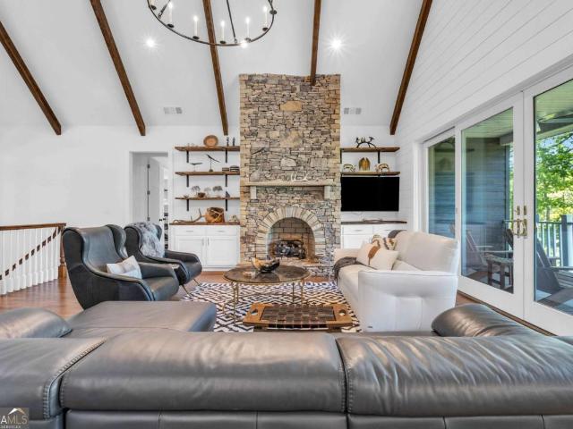 703 Cherokee Hills
