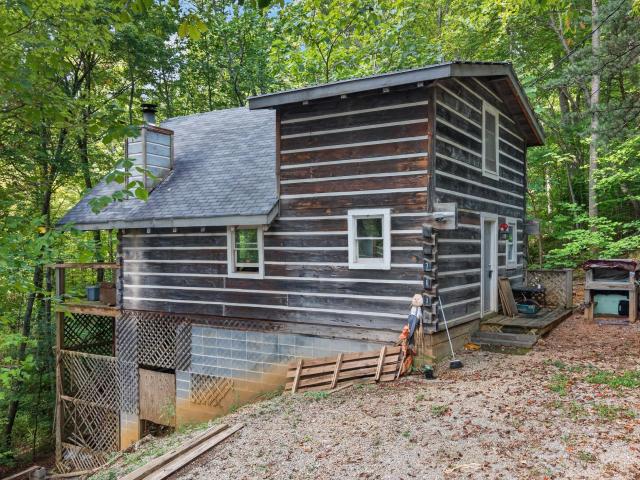 703 Fred Harrison Way
