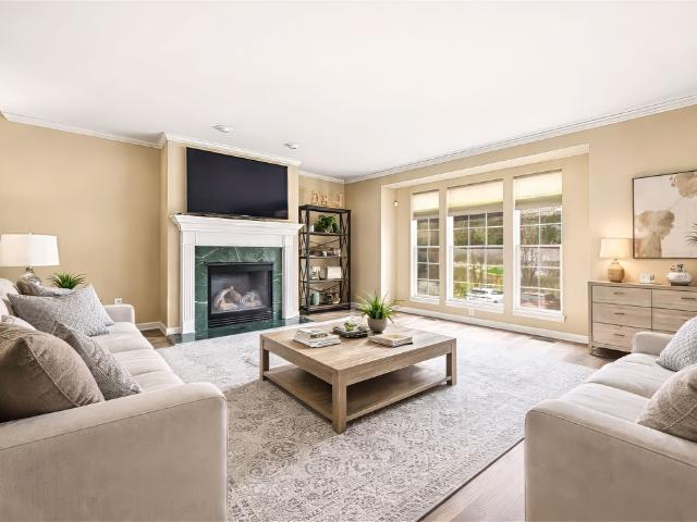 703 Lakeview Ct