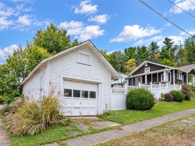 703 N 4th Street